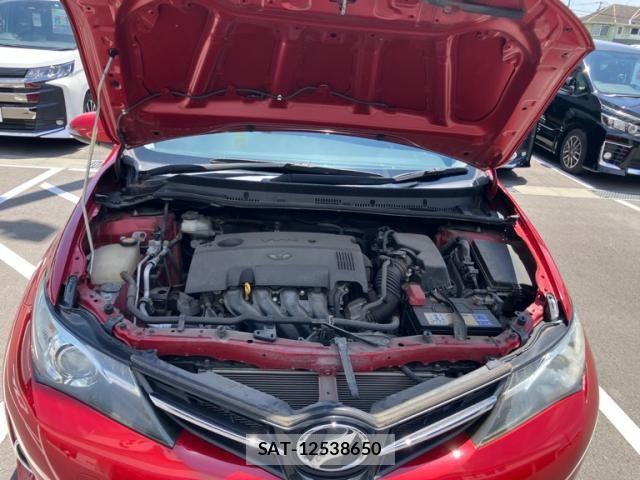 Toyota AURIS 2013-07 8072954-19