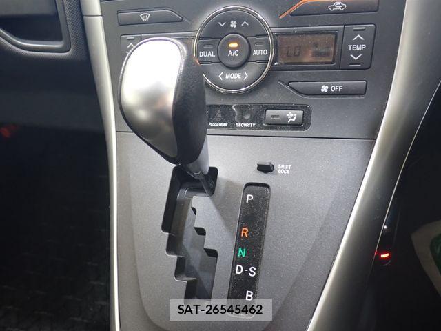 Toyota AURIS 2010-06 8072952-15