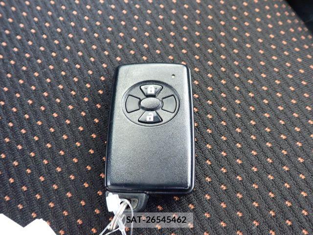 Toyota AURIS 2010-06 8072952-26