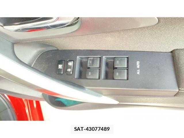 Toyota AURIS 2013-07 8072953-13