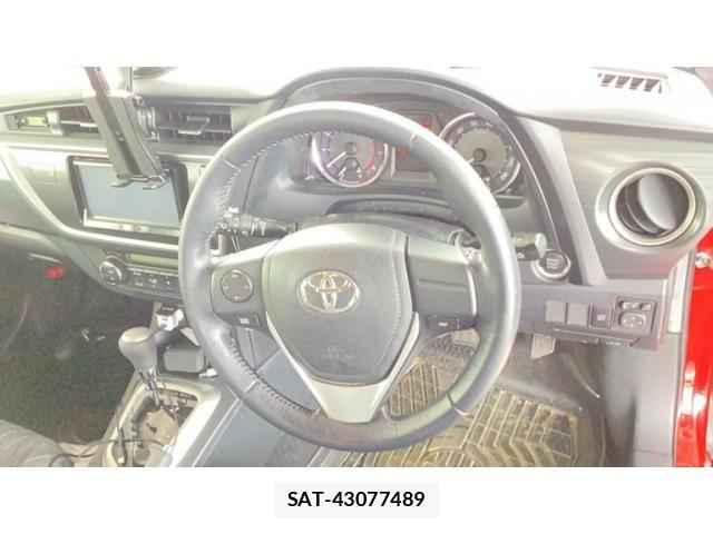 Toyota AURIS 2013-07 8072953-14
