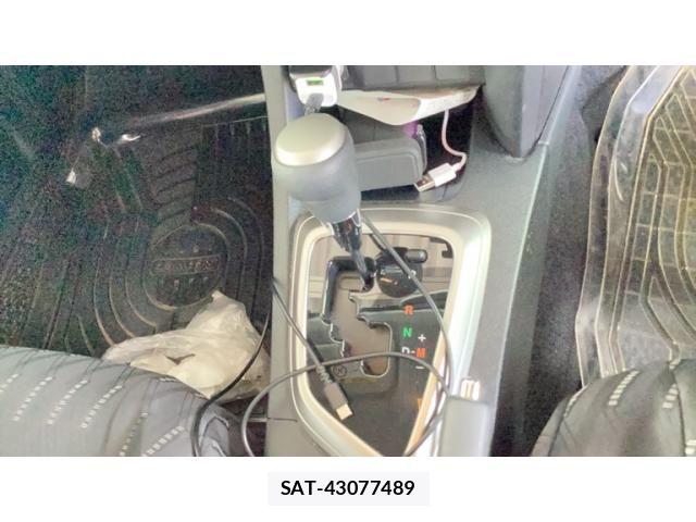 Toyota AURIS 2013-07 8072953-21