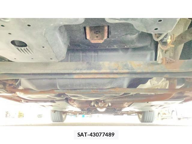 Toyota AURIS 2013-07 8072953-5