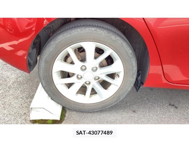 Toyota AURIS 2013-07 8072953-6