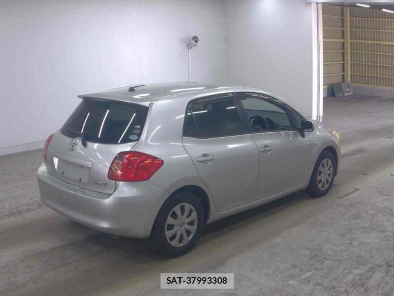 Toyota AURIS 2009-01 8083209-1