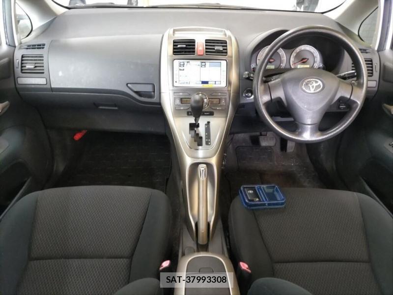 Toyota AURIS 2009-01 8083209-4