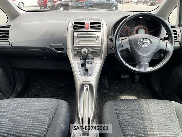Toyota AURIS 2009-07 8098103-1