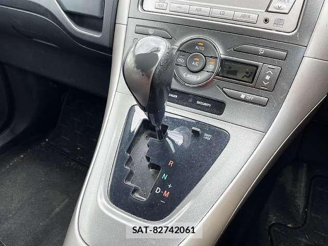 Toyota AURIS 2009-07 8098103-7