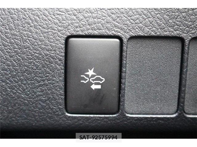Toyota AURIS 2016-09 8098100-26