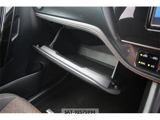 Toyota AURIS 2016-09 8098100-27