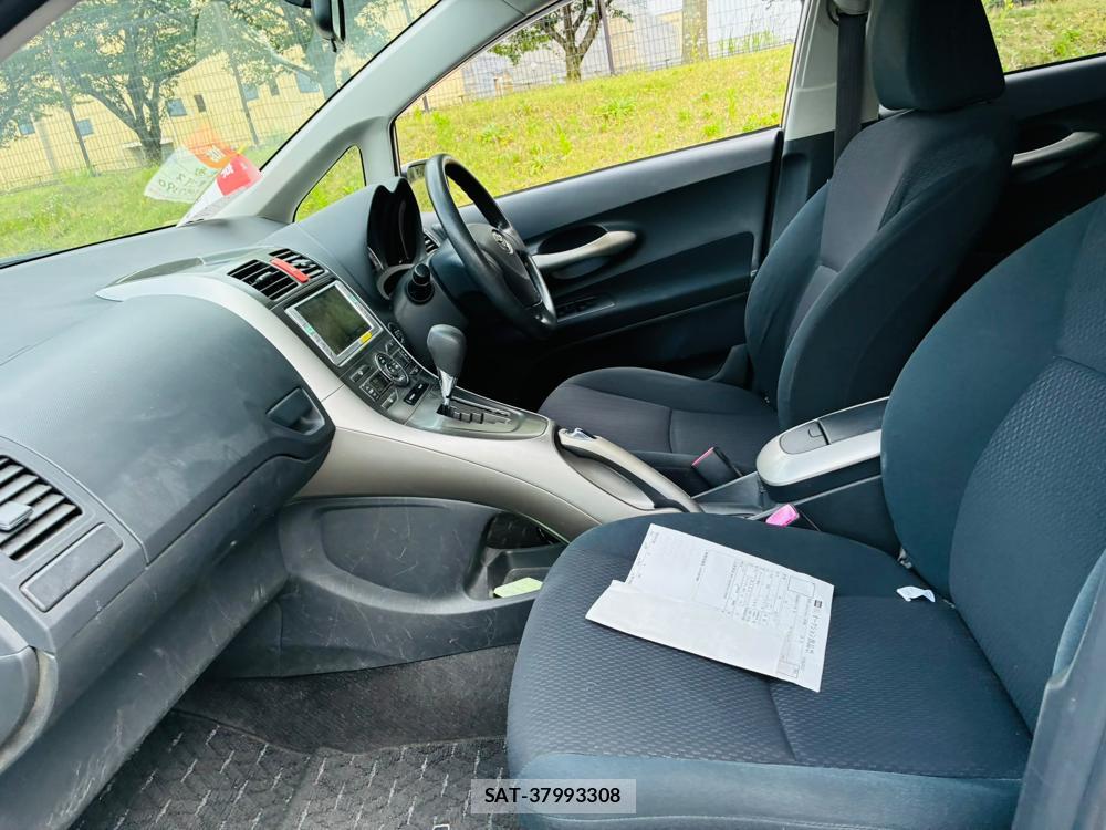 Toyota AURIS 2009-01 8083209-10