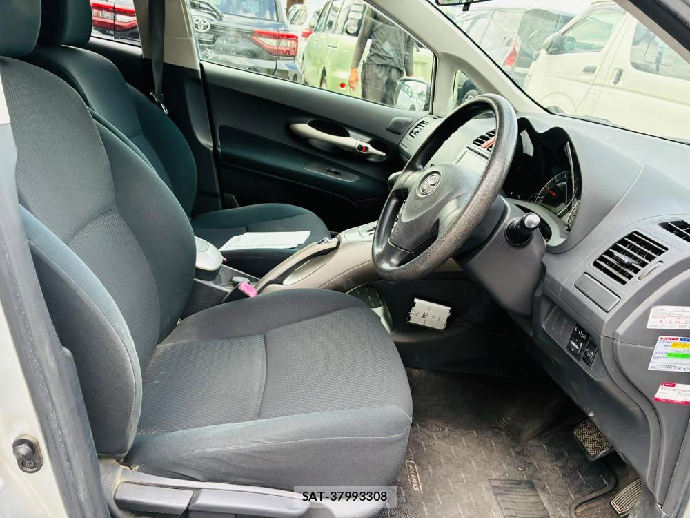 Toyota AURIS 2009-01 8083209-11