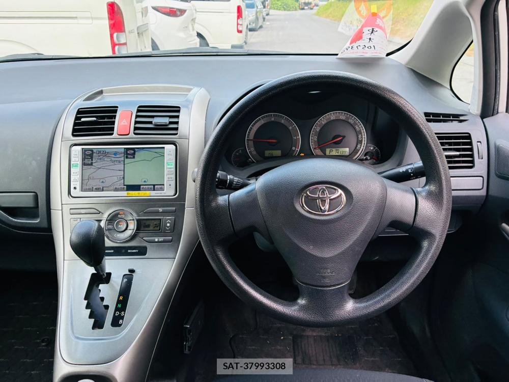 Toyota AURIS 2009-01 8083209-13