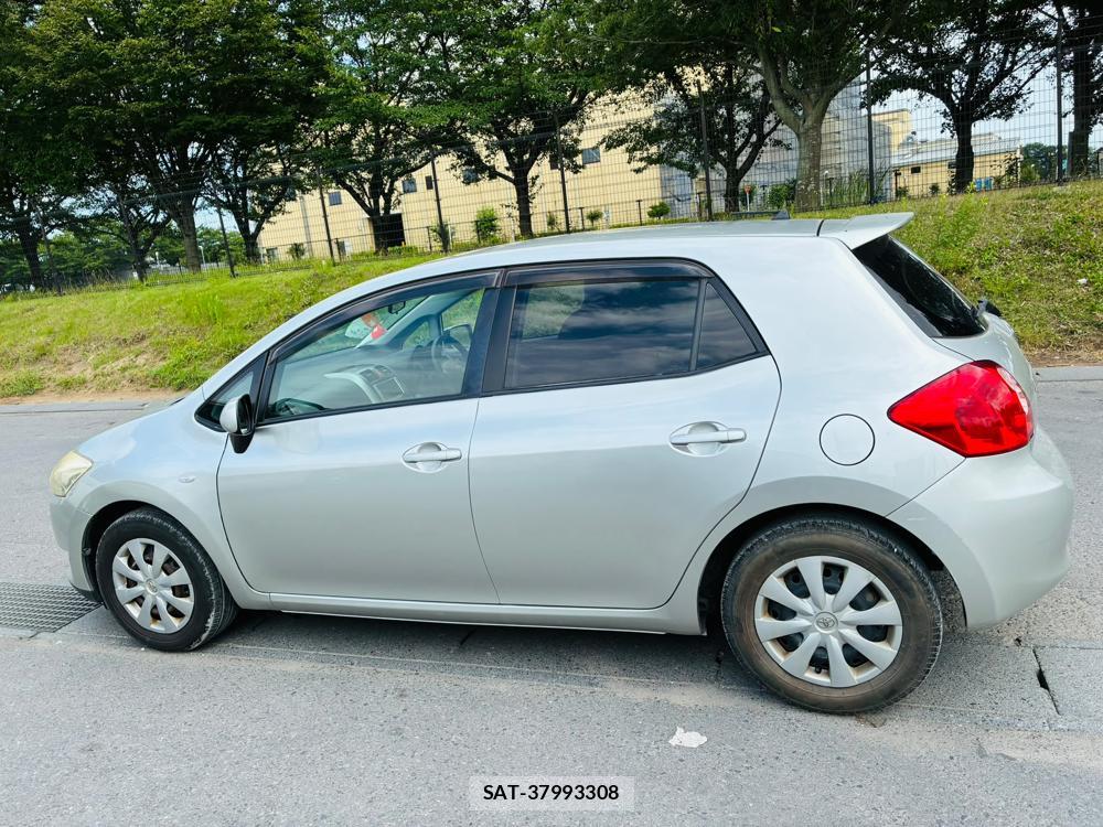 Toyota AURIS 2009-01 8083209-1
