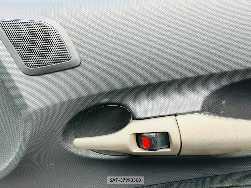 Toyota AURIS 2009-01 8083209-19