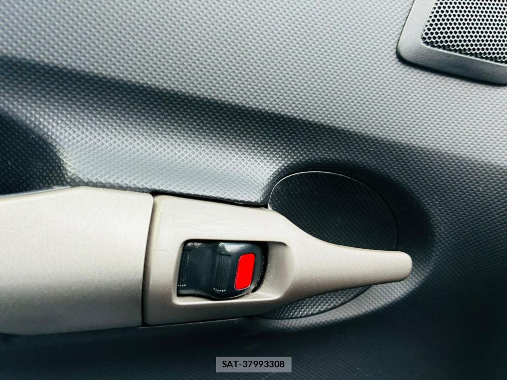 Toyota AURIS 2009-01 8083209-21