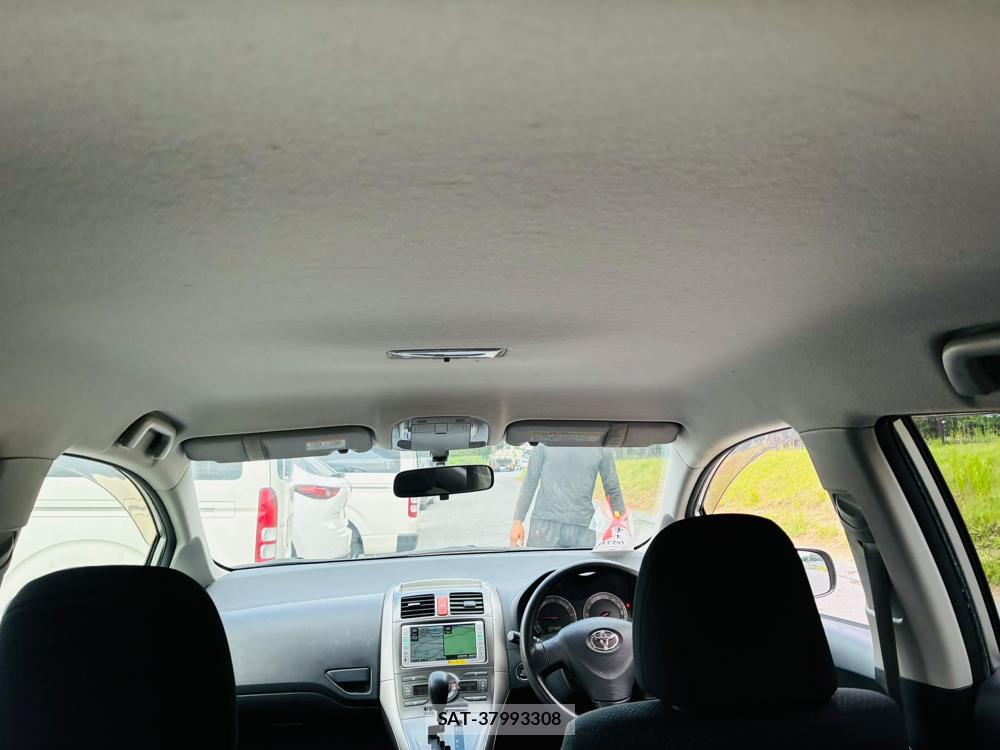 Toyota AURIS 2009-01 8083209-23