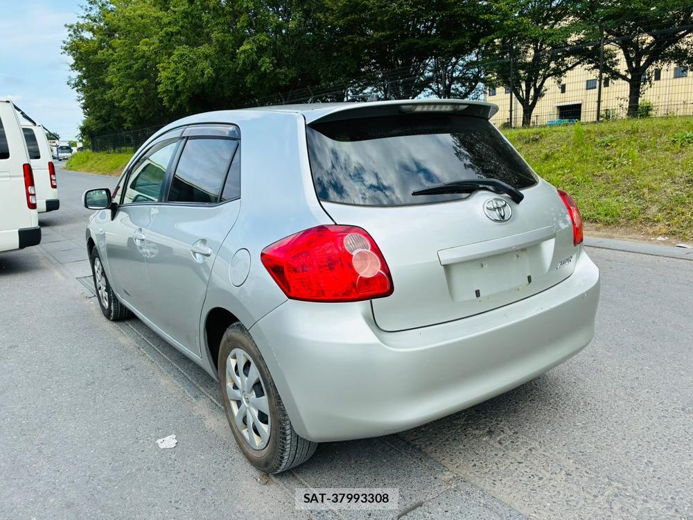 Toyota AURIS 2009-01 8083209-2