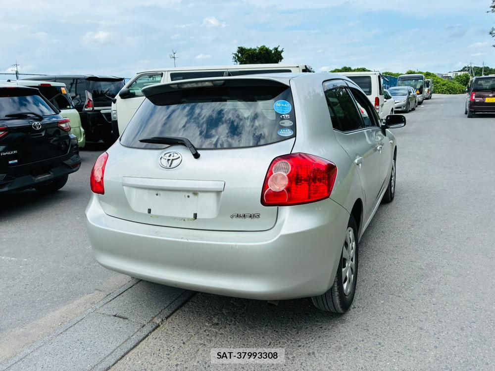 Toyota AURIS 2009-01 8083209-4