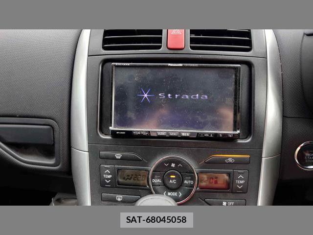 Toyota AURIS 2011-07 8228984-4