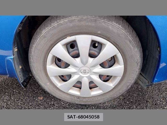 Toyota AURIS 2011-07 8228984-8