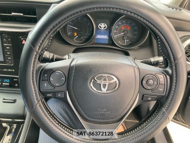 Toyota AURIS 2016-09 8313218-13