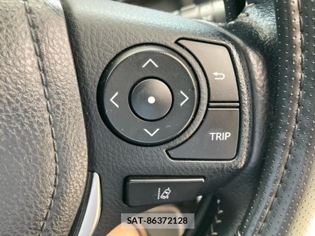 Toyota AURIS 2016-09 8313218-15