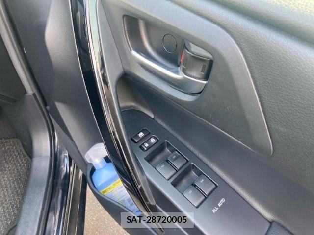 Toyota AURIS 2016-08 8334980-13