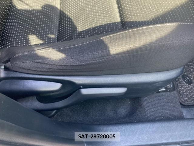 Toyota AURIS 2016-08 8334980-14
