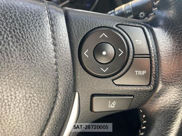 Toyota AURIS 2016-08 8334980-18