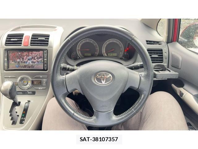 Toyota AURIS 2008-01 8353948-9