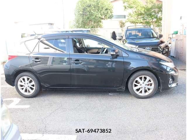 Toyota AURIS 2014-01 8364874-4