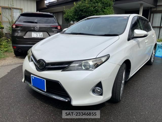 Toyota AURIS 2014-03 8364873-0