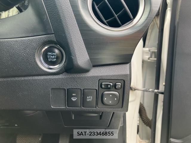 Toyota AURIS 2014-03 8364873-12