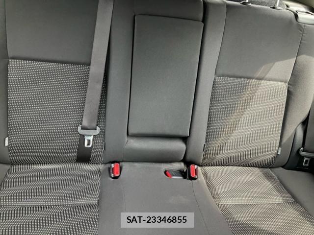 Toyota AURIS 2014-03 8364873-15