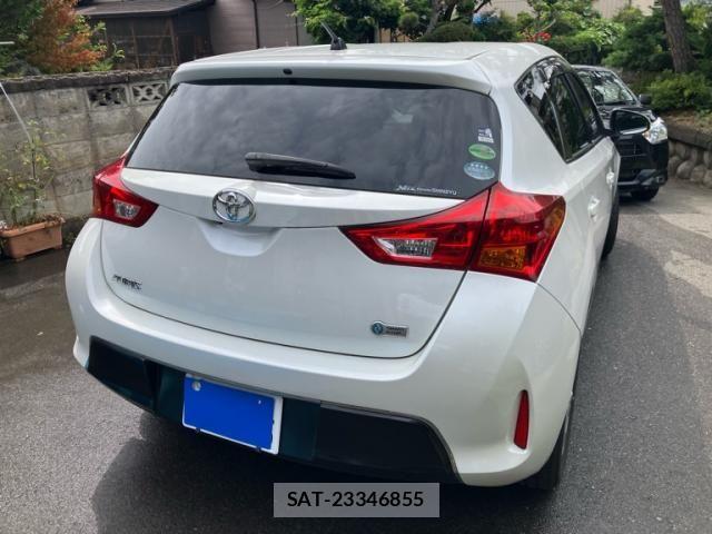 Toyota AURIS 2014-03 8364873-2