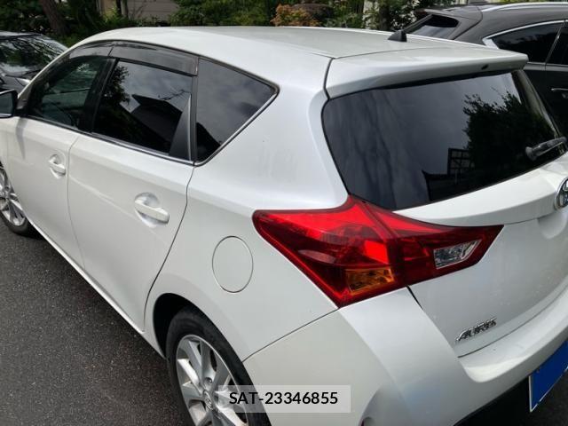 Toyota AURIS 2014-03 8364873-3