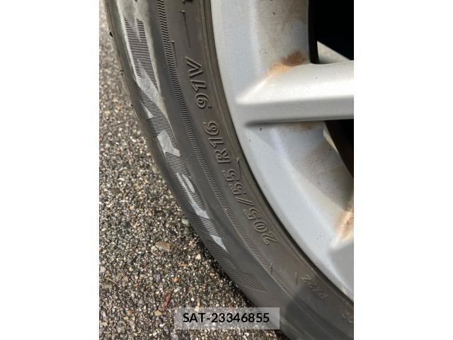 Toyota AURIS 2014-03 8364873-6
