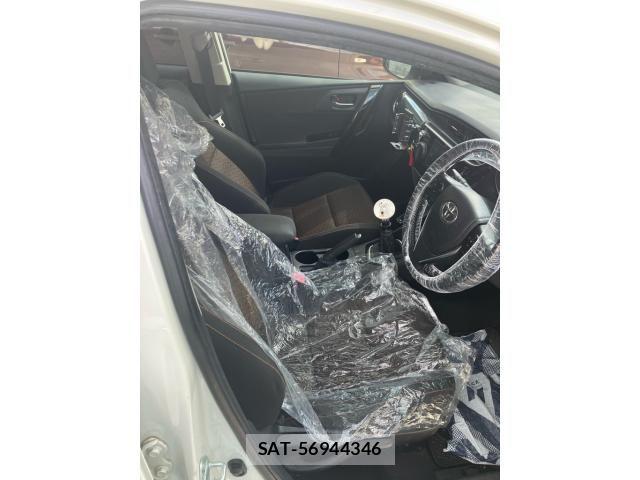Toyota AURIS 2015-10 8411319-16