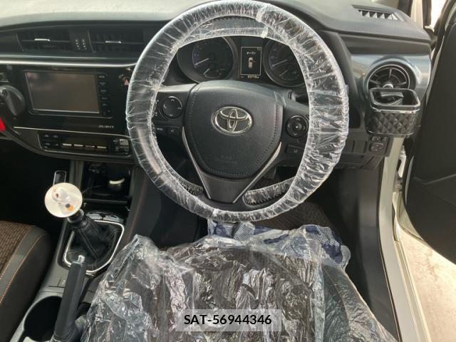 Toyota AURIS 2015-10 8411319-18