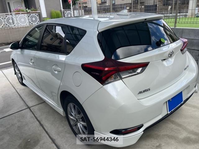 Toyota AURIS 2015-10 8411319-2