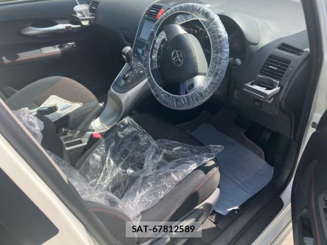 Toyota AURIS 2010-01 8411320-13