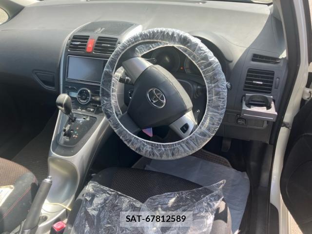 Toyota AURIS 2010-01 8411320-14