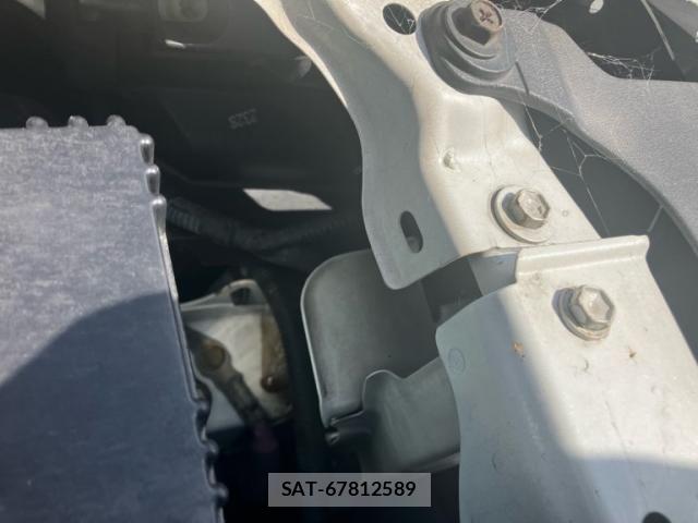 Toyota AURIS 2010-01 8411320-25