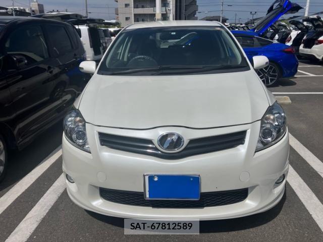 Toyota AURIS 2010-01 8411320-2