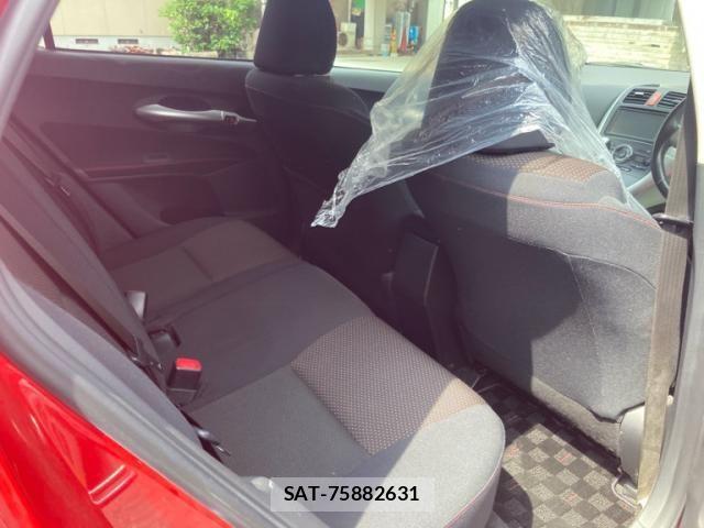 Toyota AURIS 2010-02 8411318-6