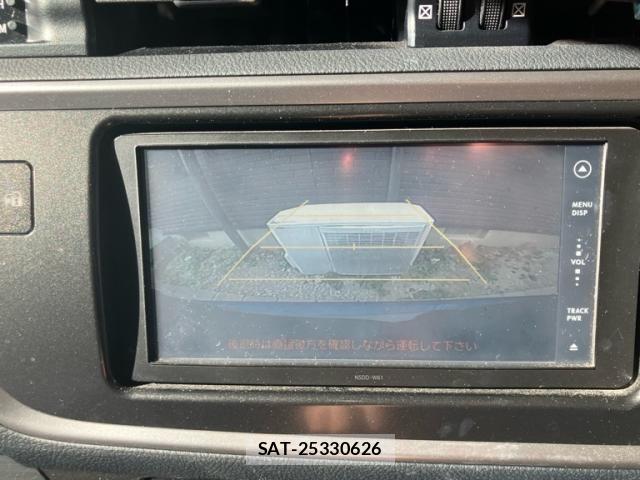 Toyota AURIS 2012-09 8457075-13