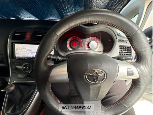 Toyota AURIS 2012-01 8485062-2