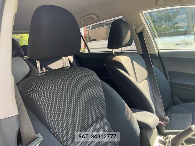 Toyota AURIS 2011-09 8561228-11