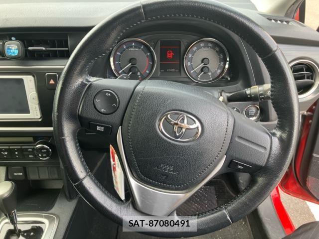Toyota AURIS 2014-01 8625907-16